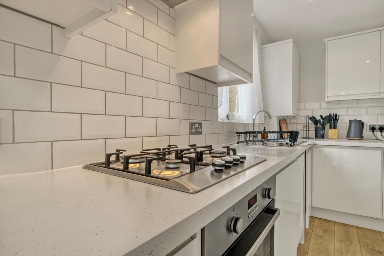 Homely 1Bed Apartment Vauxhall London Bagian luar foto