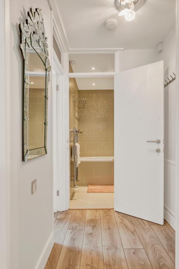 Homely 1Bed Apartment Vauxhall London Bagian luar foto